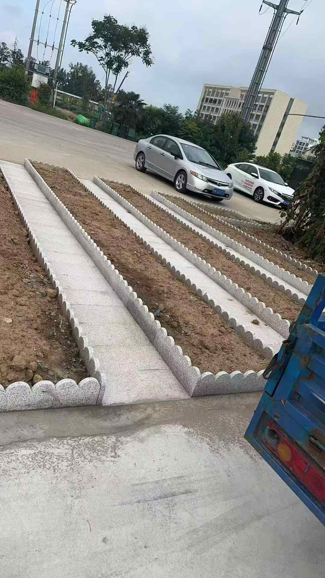 牡丹江芝麻白花边石