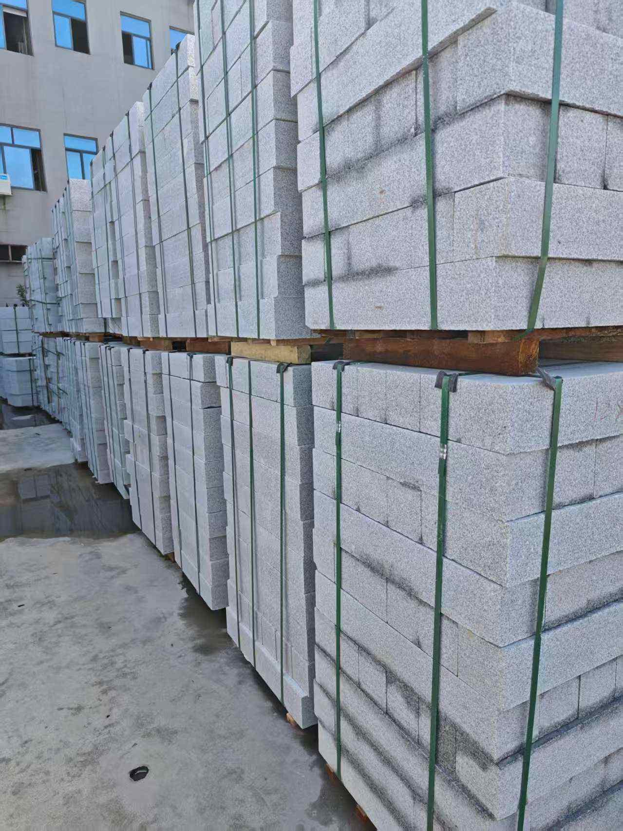 牡丹江芝麻白路牙石，路侧石