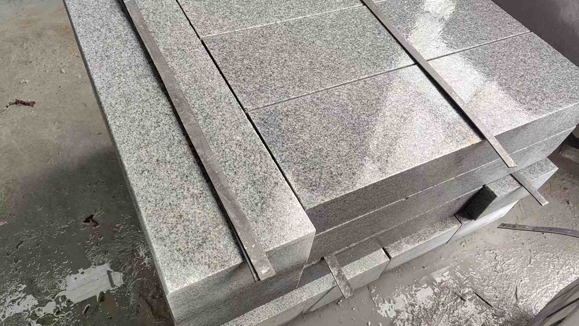 牡丹江芝麻灰 芝麻白 路牙石 路侧石 马路牙子